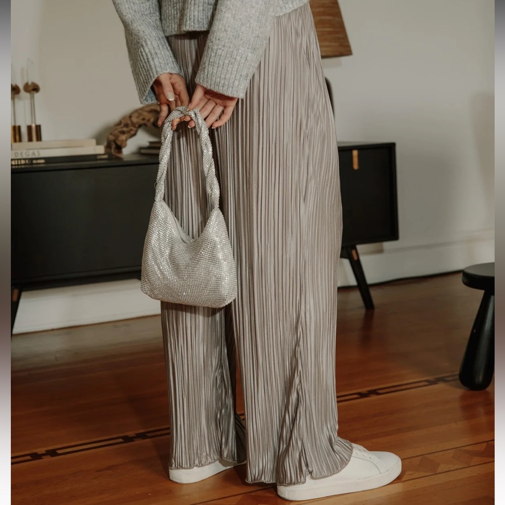 Latest Scoop size M pleated pants